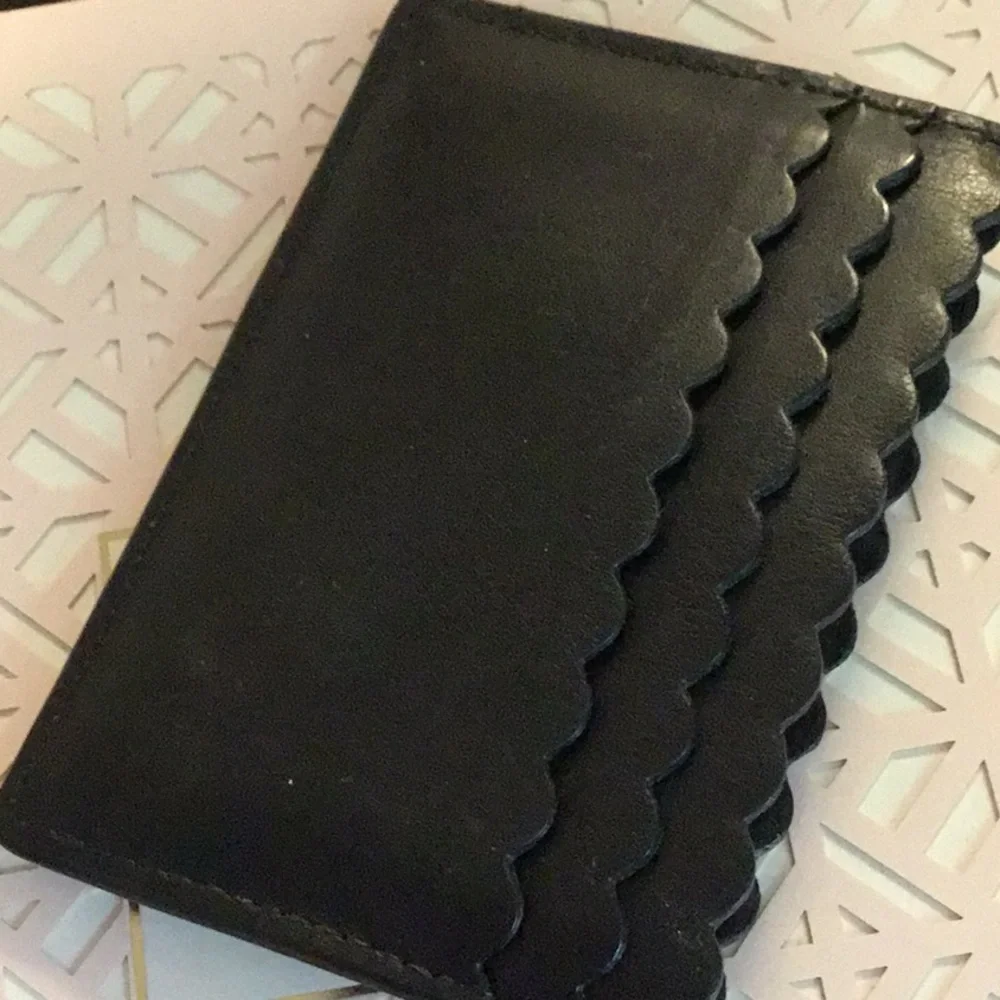 kate spade Black Scalloped Edge Card Holder with Gold Logo